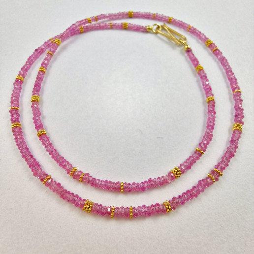 Rosa Saphirkette mit Goldzwischenteilen aus 750er Gelbgold