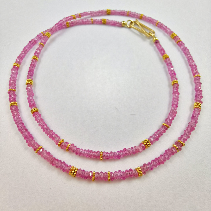 Rosa Saphirkette mit Goldzwischenteilen aus 750er Gelbgold