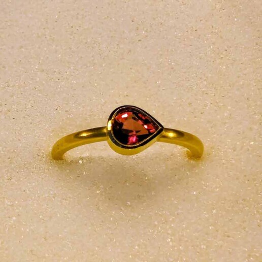 ring saphirtropfen